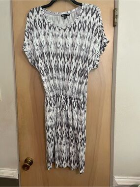 Hilary Radley Gray and White Ikat Print Drawstring Dress